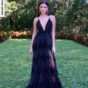 Windsor Morgan formal velvet black floral dress